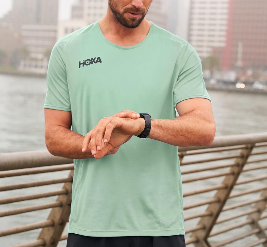 Hoka One One Top Herre - Performance Kort Sleeve - Grøn - 647853HSB